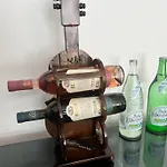 Unique In The Heart Of The בוקרשט